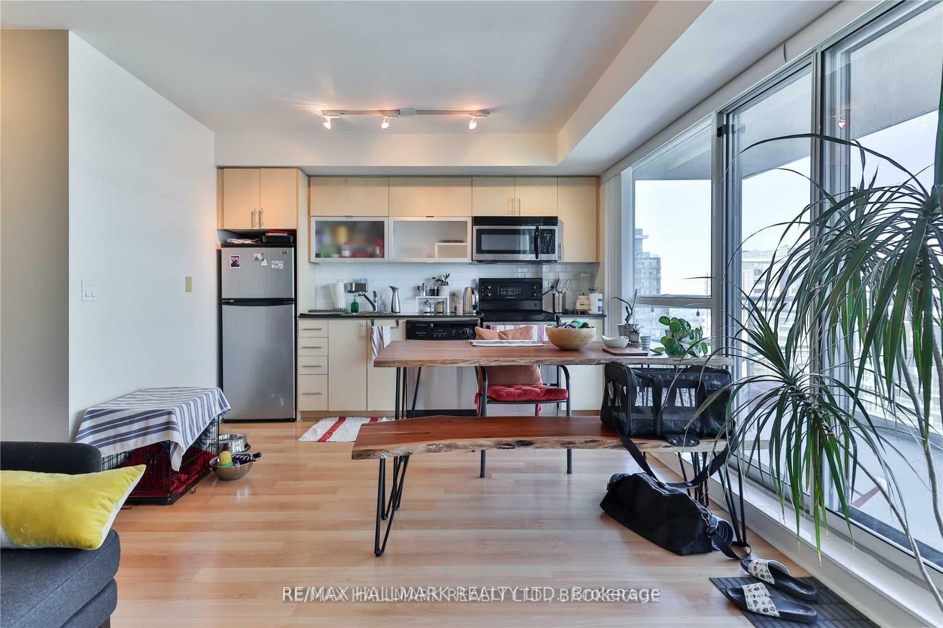 80 Western Battery Road Unit 2012 photo 6