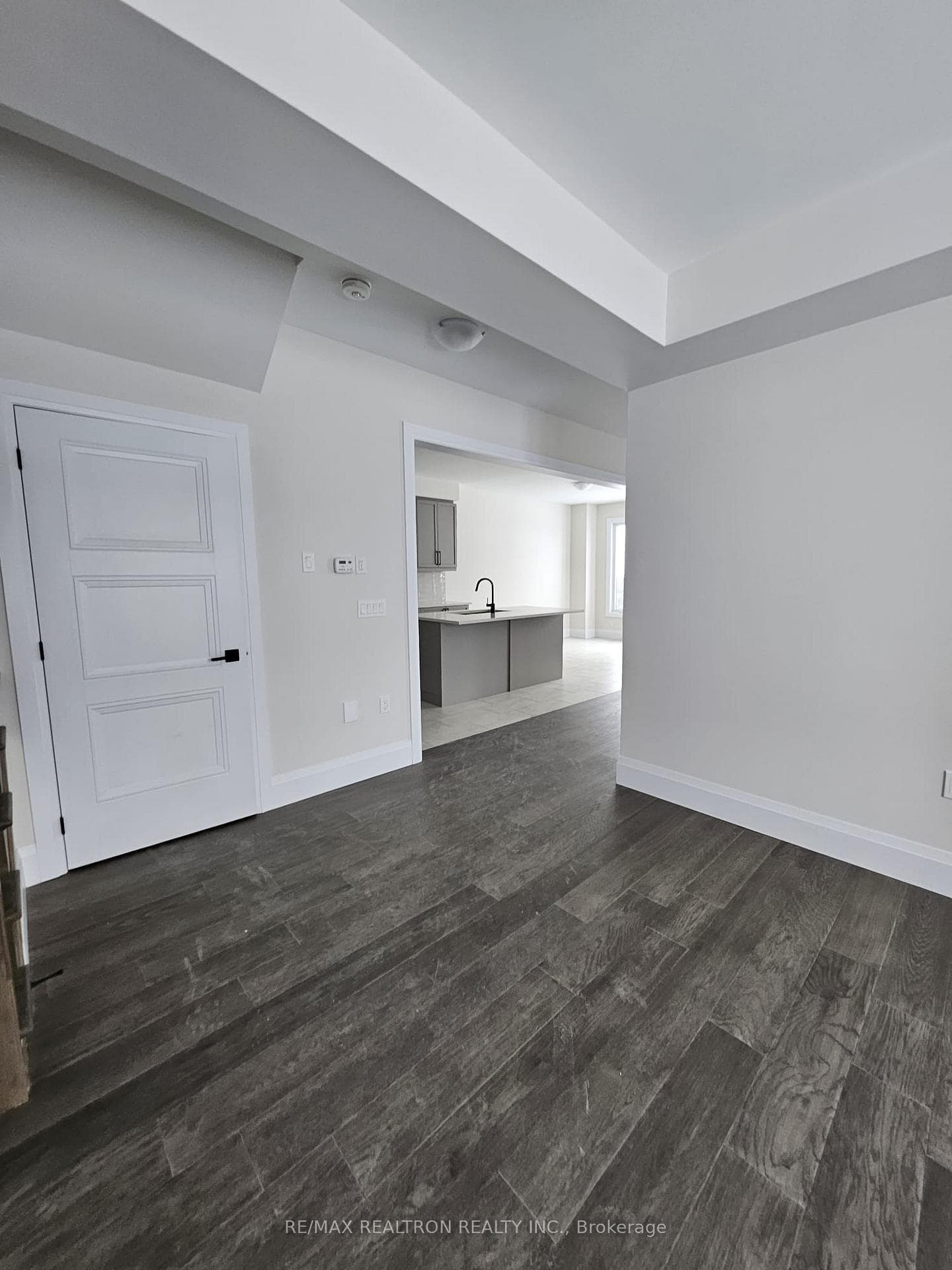 805 Steinburg Court photo 2