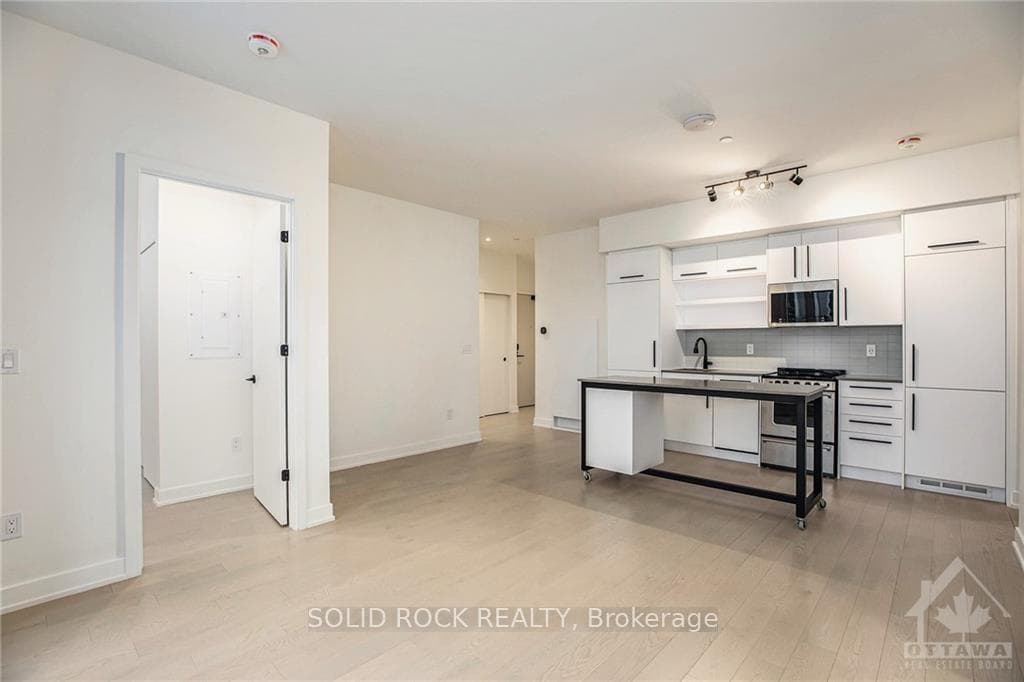 560 RIDEAU Street Unit 106 photo 14