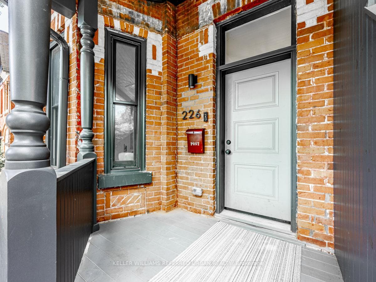 226 Lisgar Street photo 4