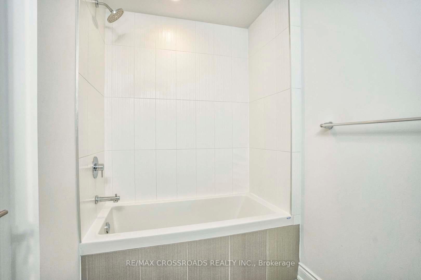 9618 Yonge Street Unit 219 photo 16