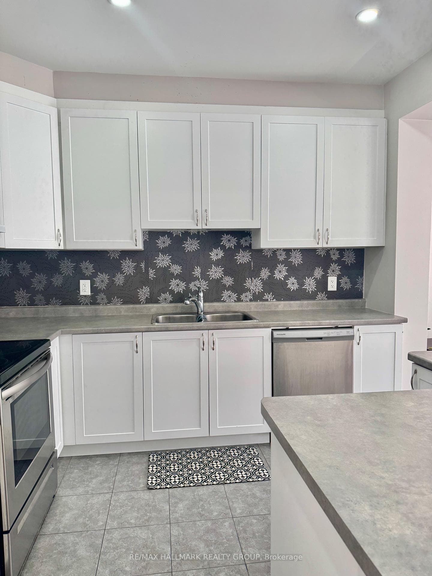 2326 Watercolours Way photo 10