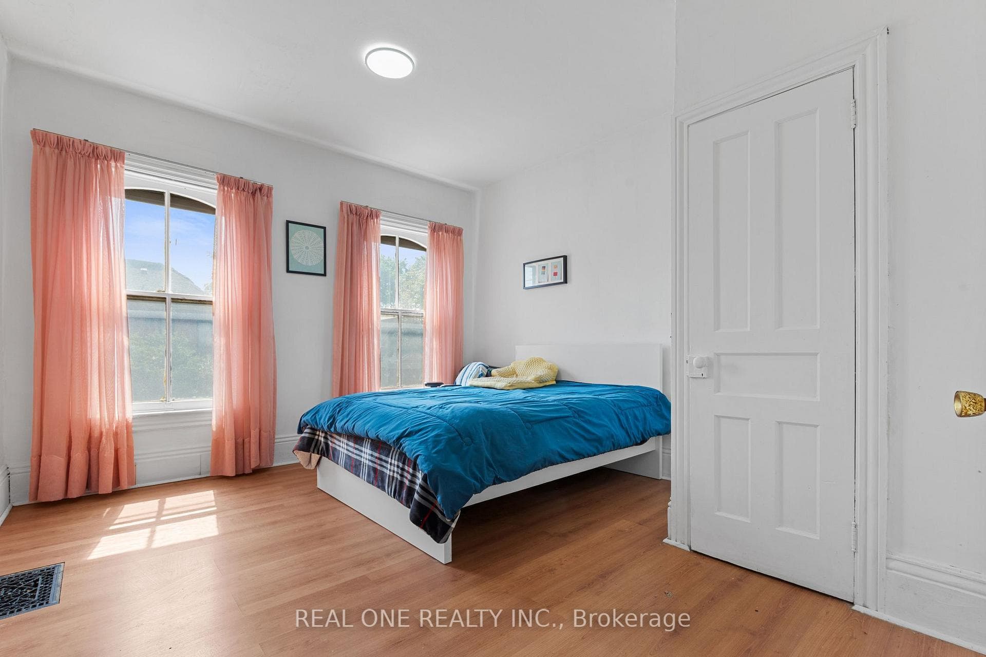 155 Victoria Avenue photo 15
