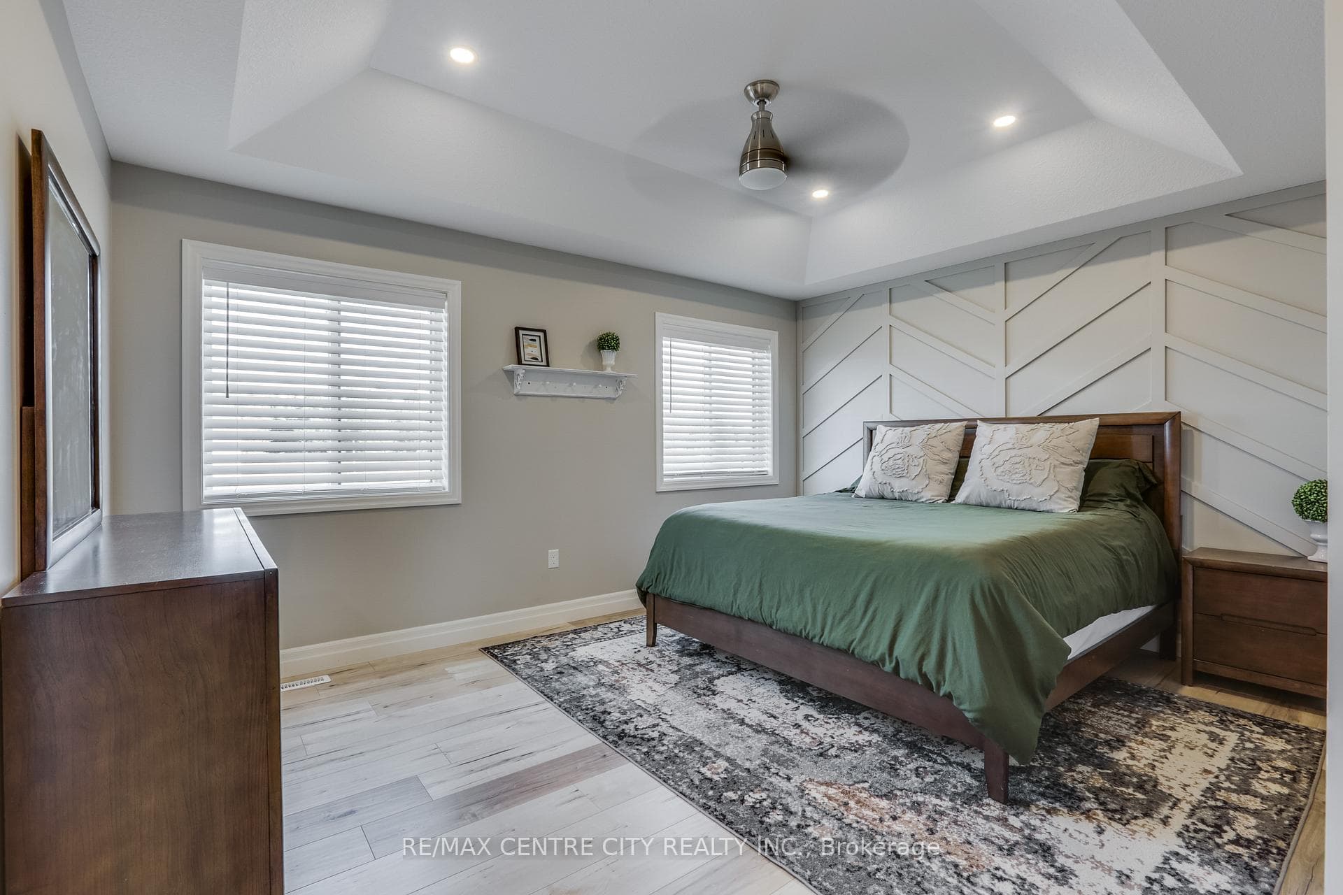 108 Stuart Avenue photo 19