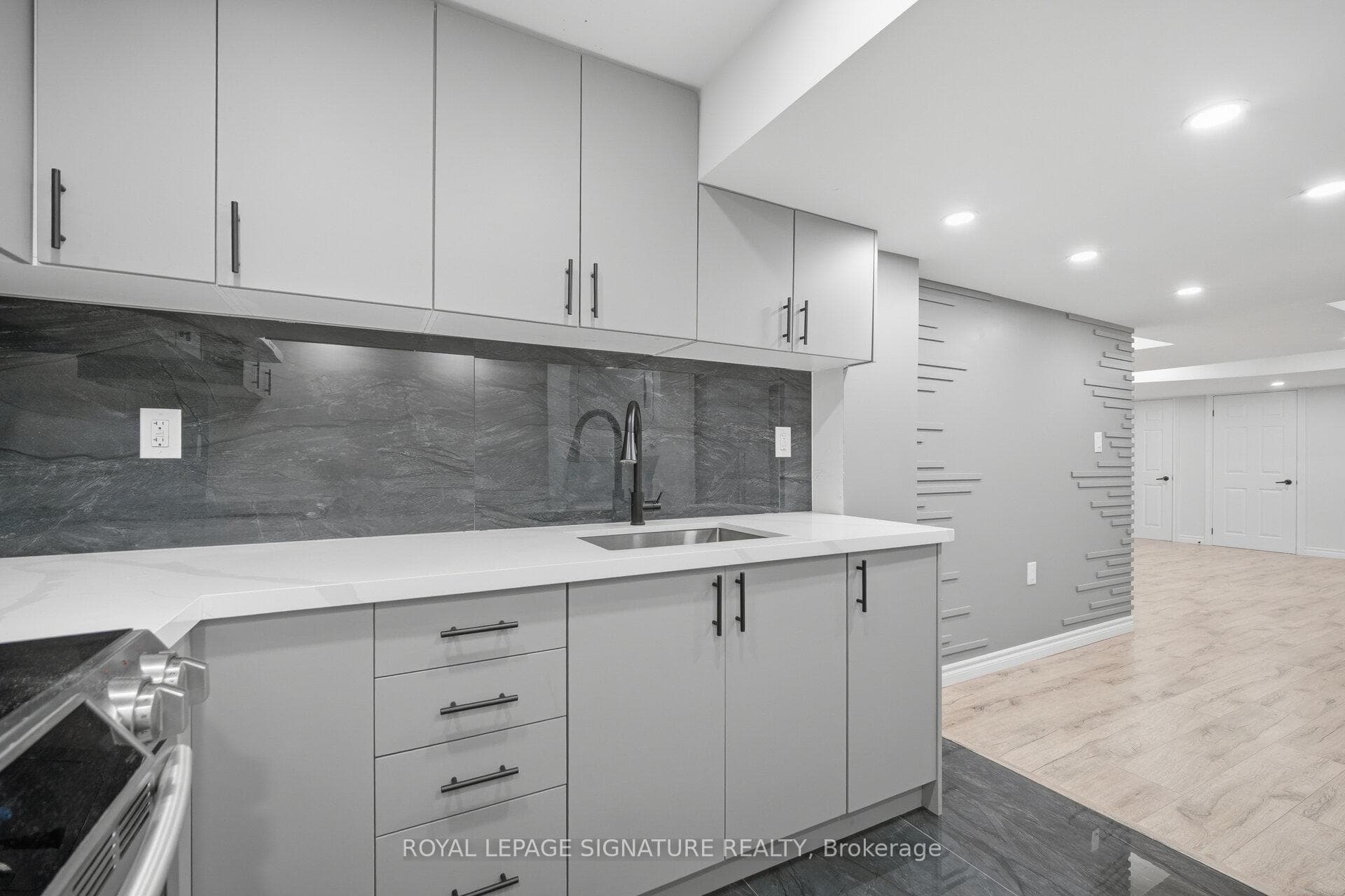 60 Lofthouse Drive photo 28