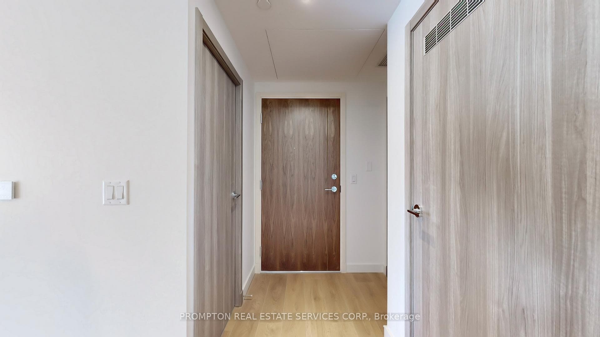 27 Mcmahon Drive Unit 2101 photo 19