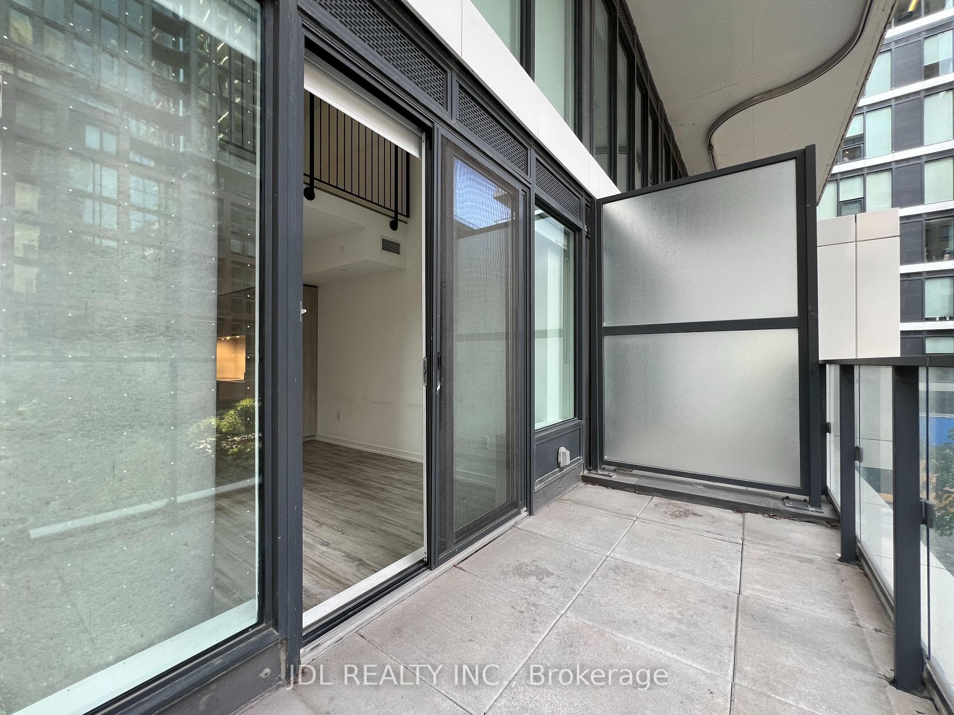 77 Shuter Street Unit 222 photo 34