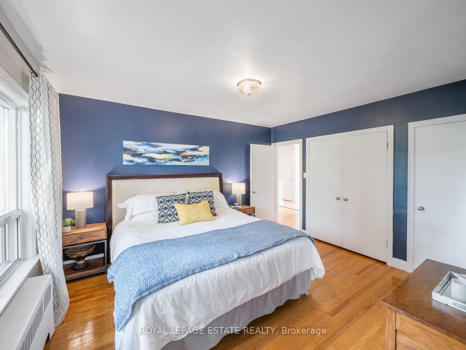 4669 Dundas Street photo 19