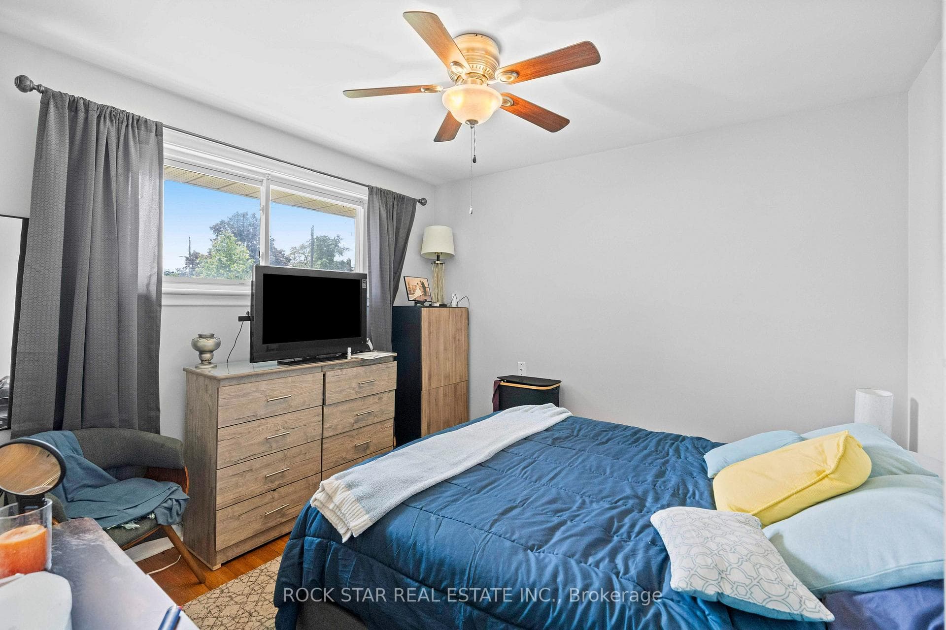 768 Tenth Avenue photo 11