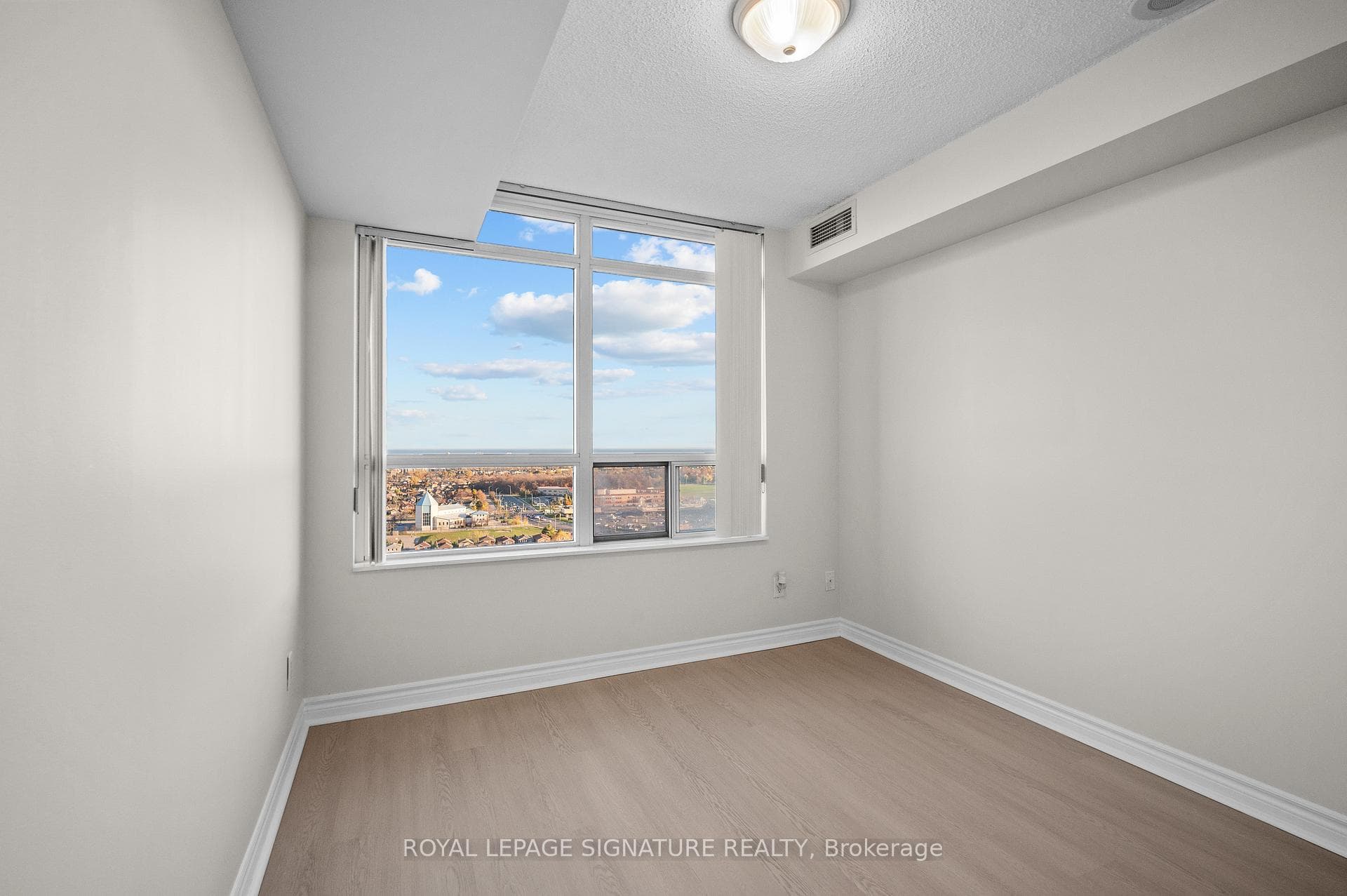 3880 Duke of York Boulevard Unit 2012 photo 17
