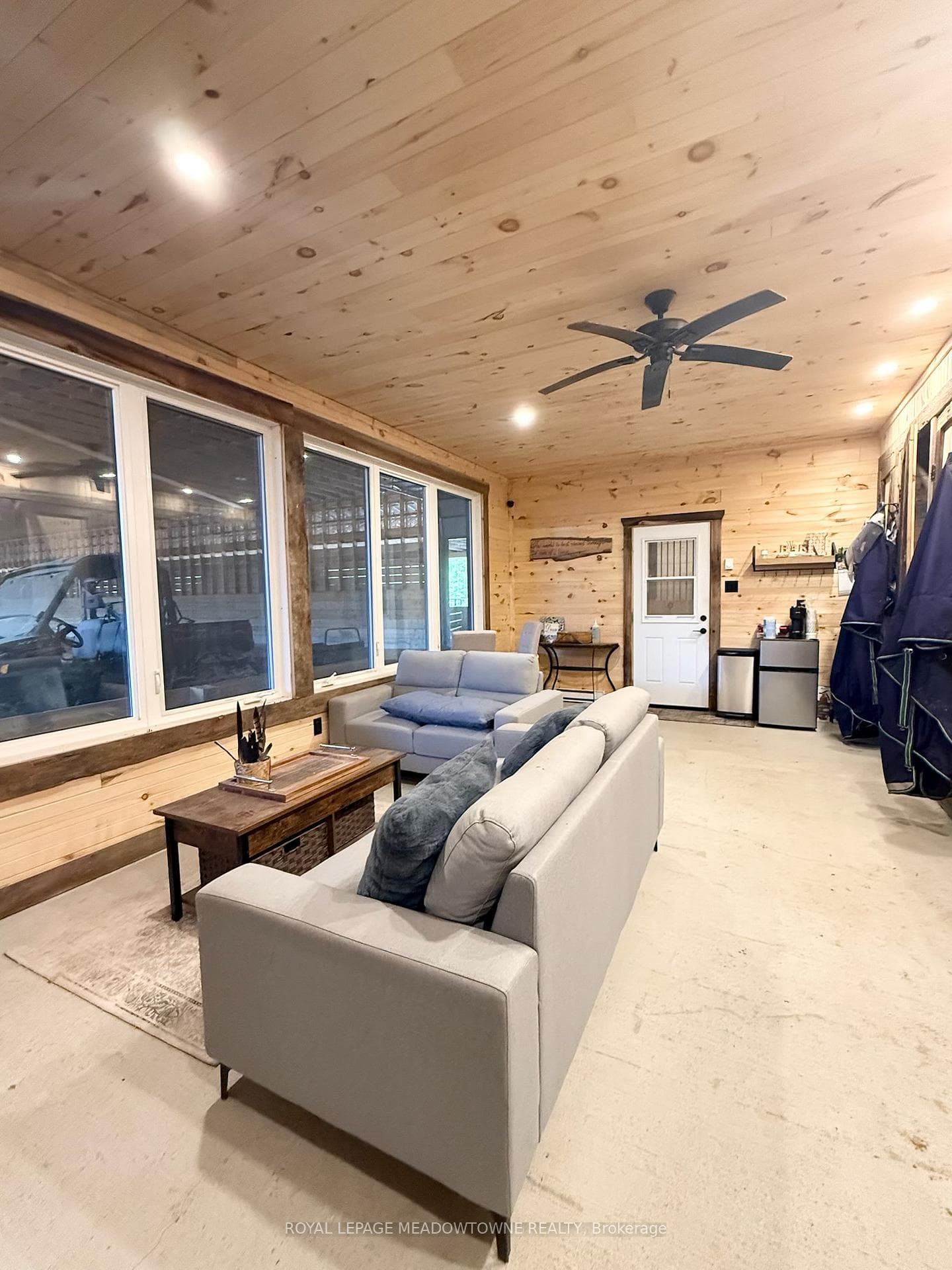 Viewing Room Lounge