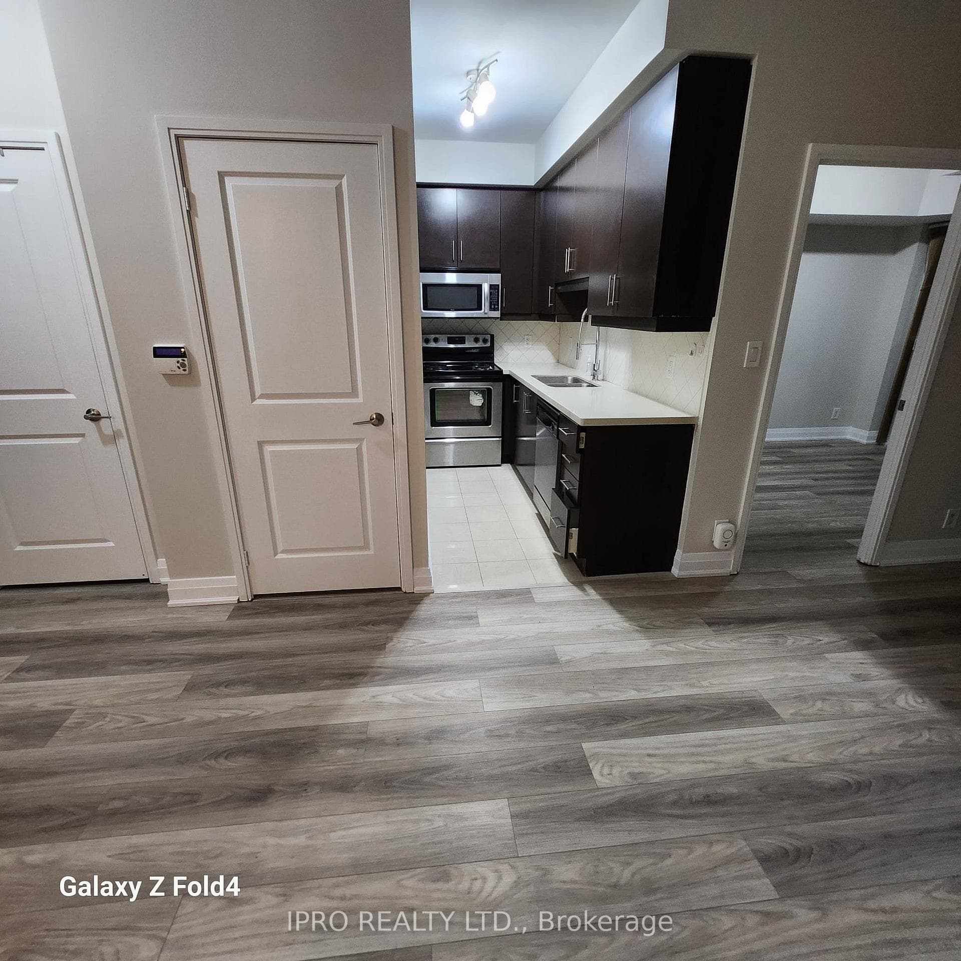 60 Absolute Avenue Unit 2907 photo 5