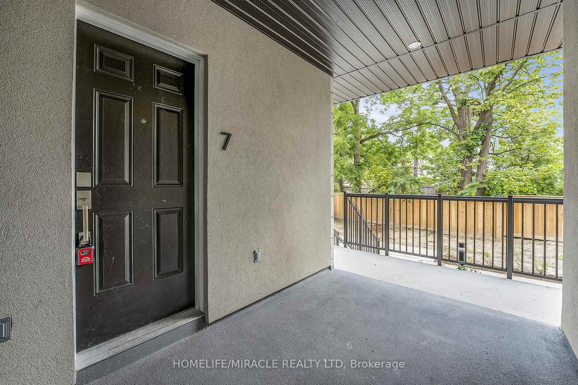 4025 Hickory Drive Unit 7 photo 2