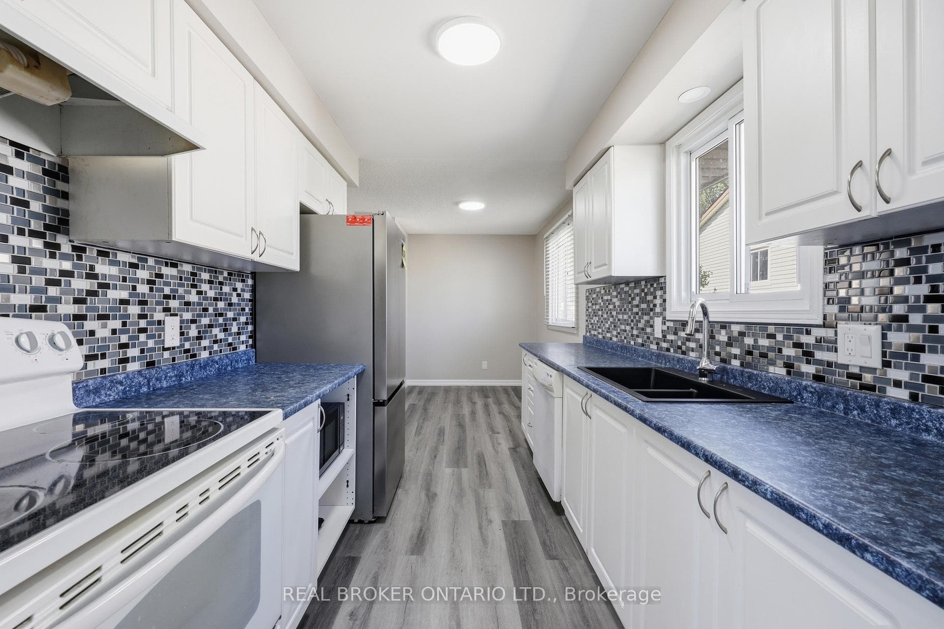 42 Terrace Avenue photo 9