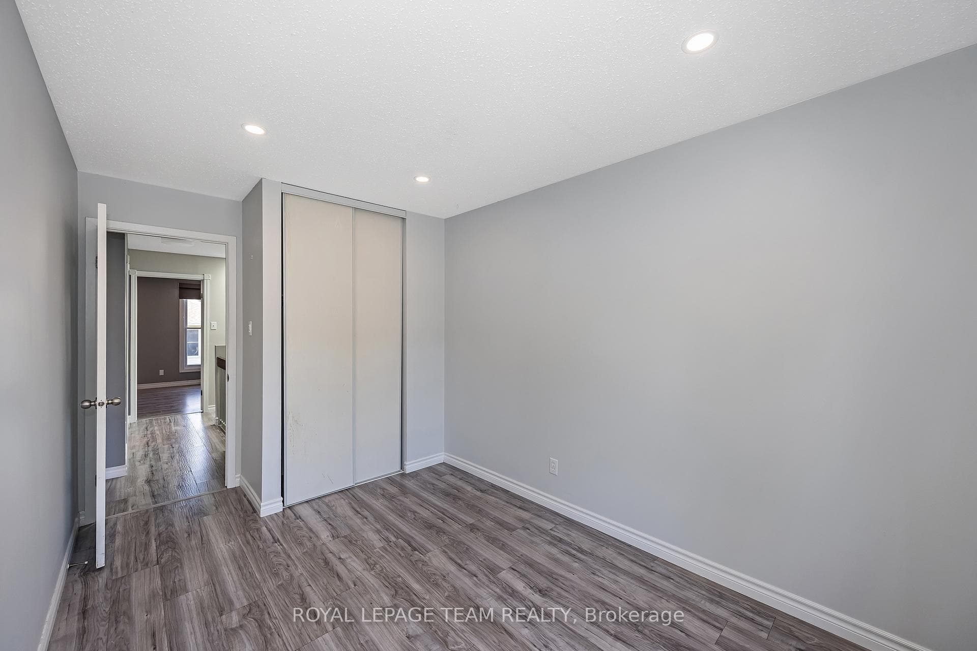 276 Dalehurst Drive Unit C photo 23
