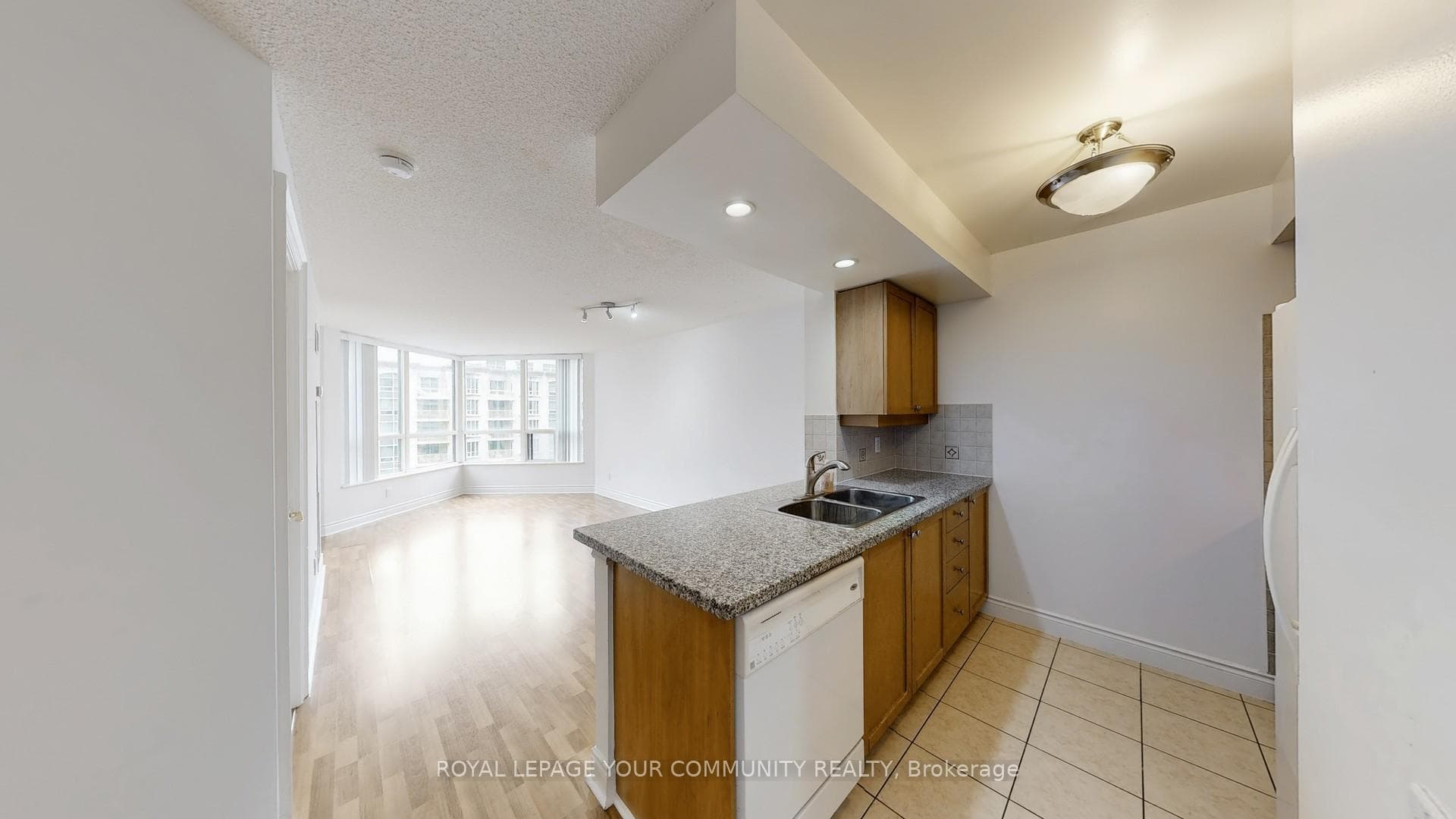 10 Northtown Way Unit 607 photo 24