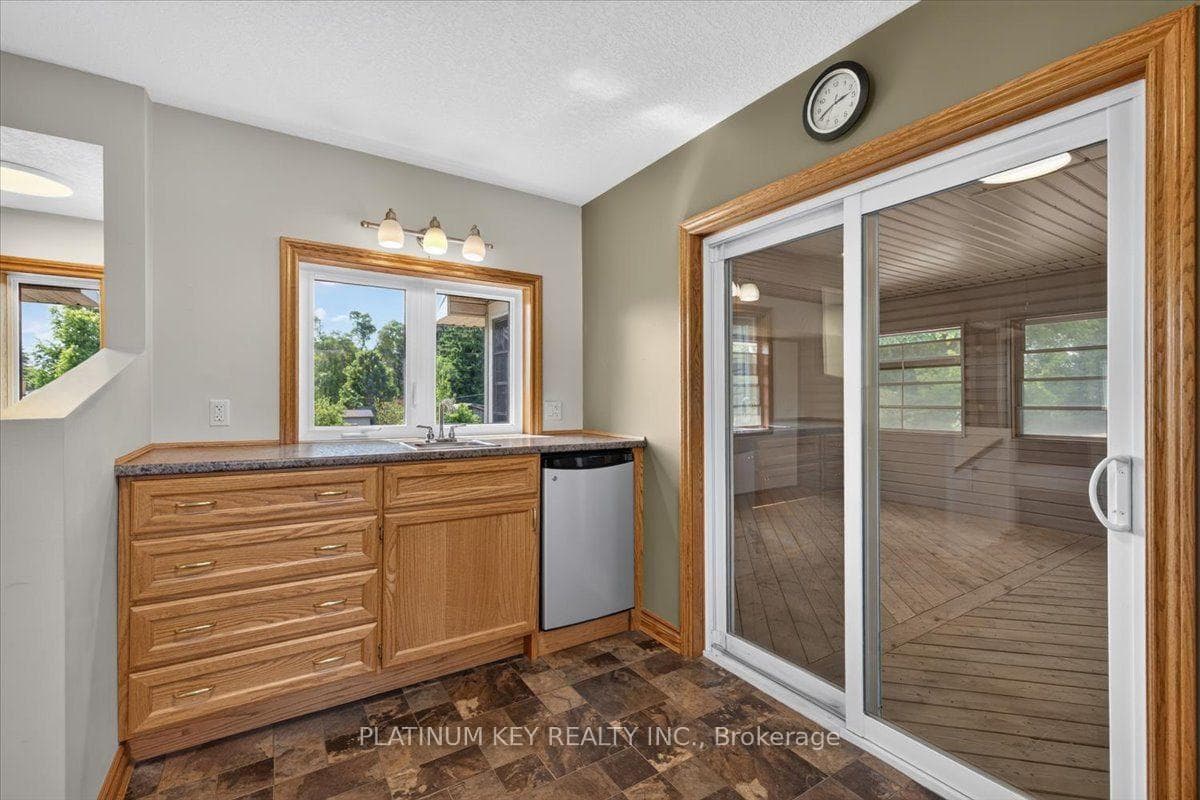 282 Beattie Street photo 24