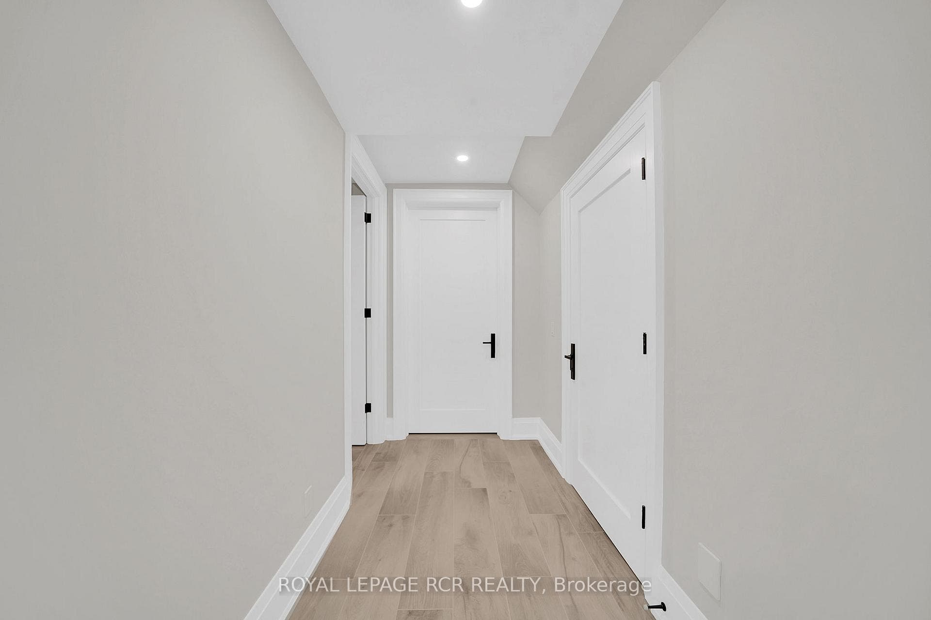 allway to Bedroom
