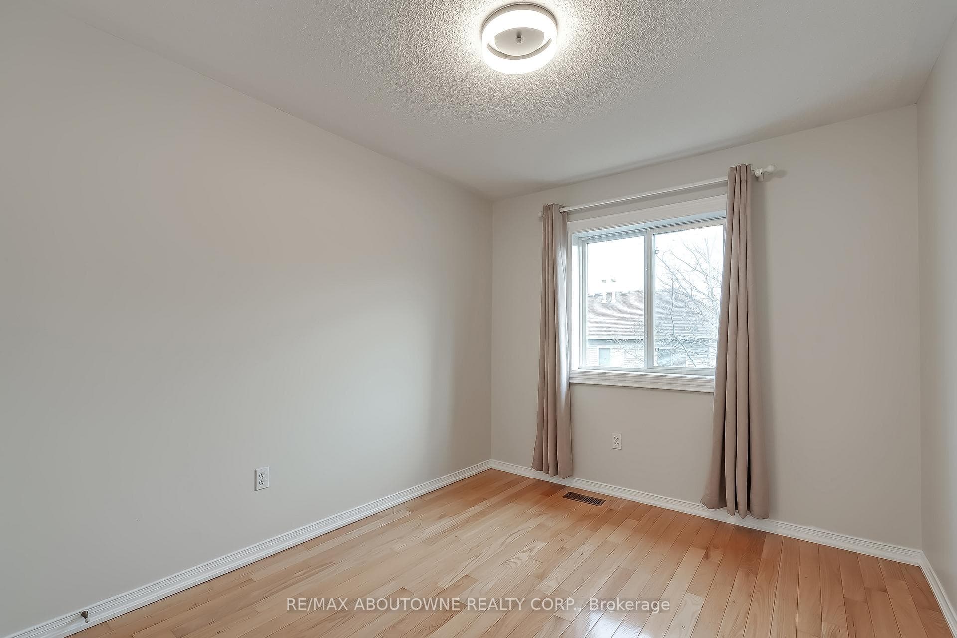 1290 Heritage Way Unit 20 photo 33