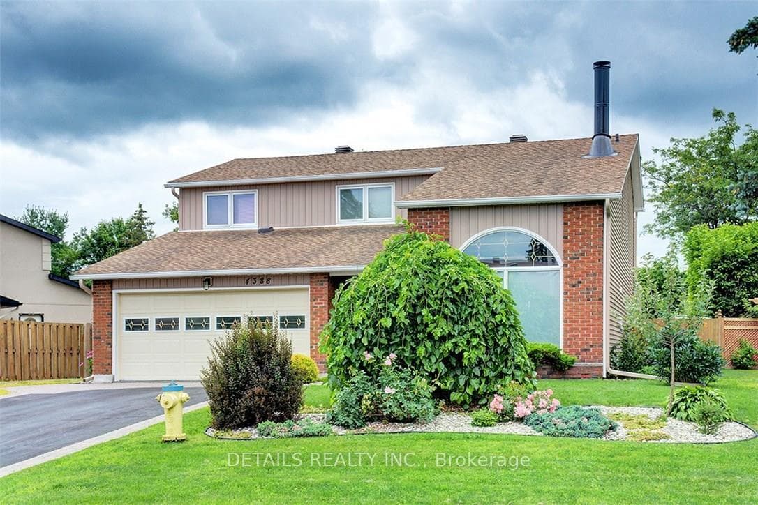 4388 Whittaker Crescent photo 1