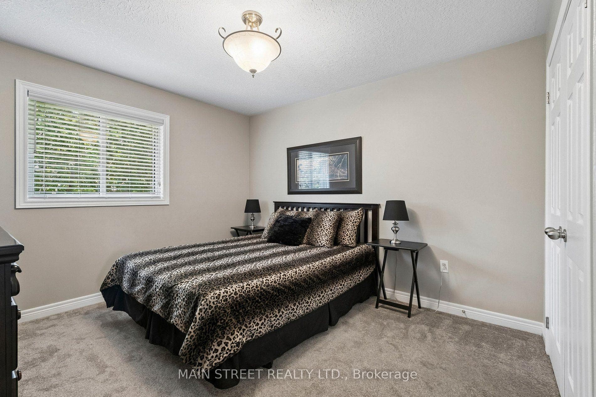 33 HIGHCASTLE Avenue photo 13