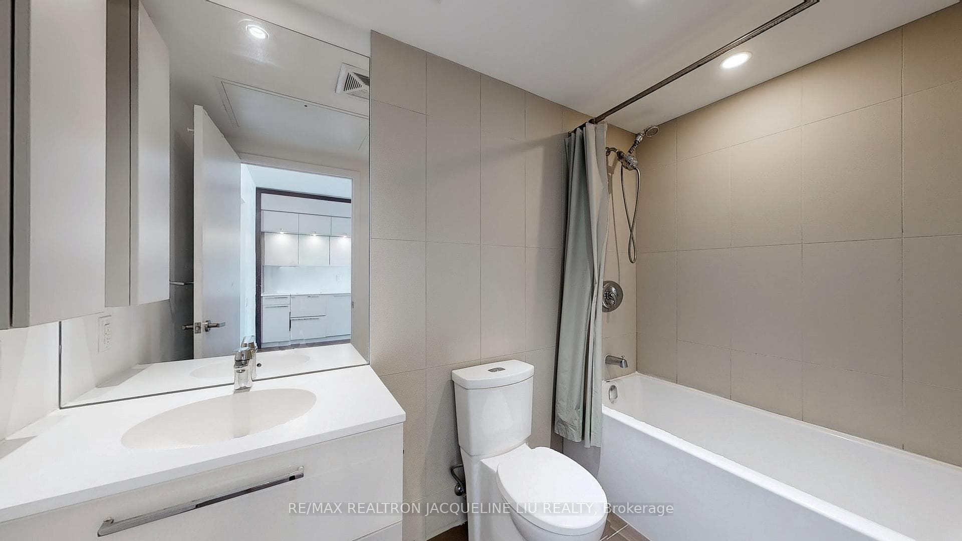 15 Grenville Street Unit 1508 photo 7