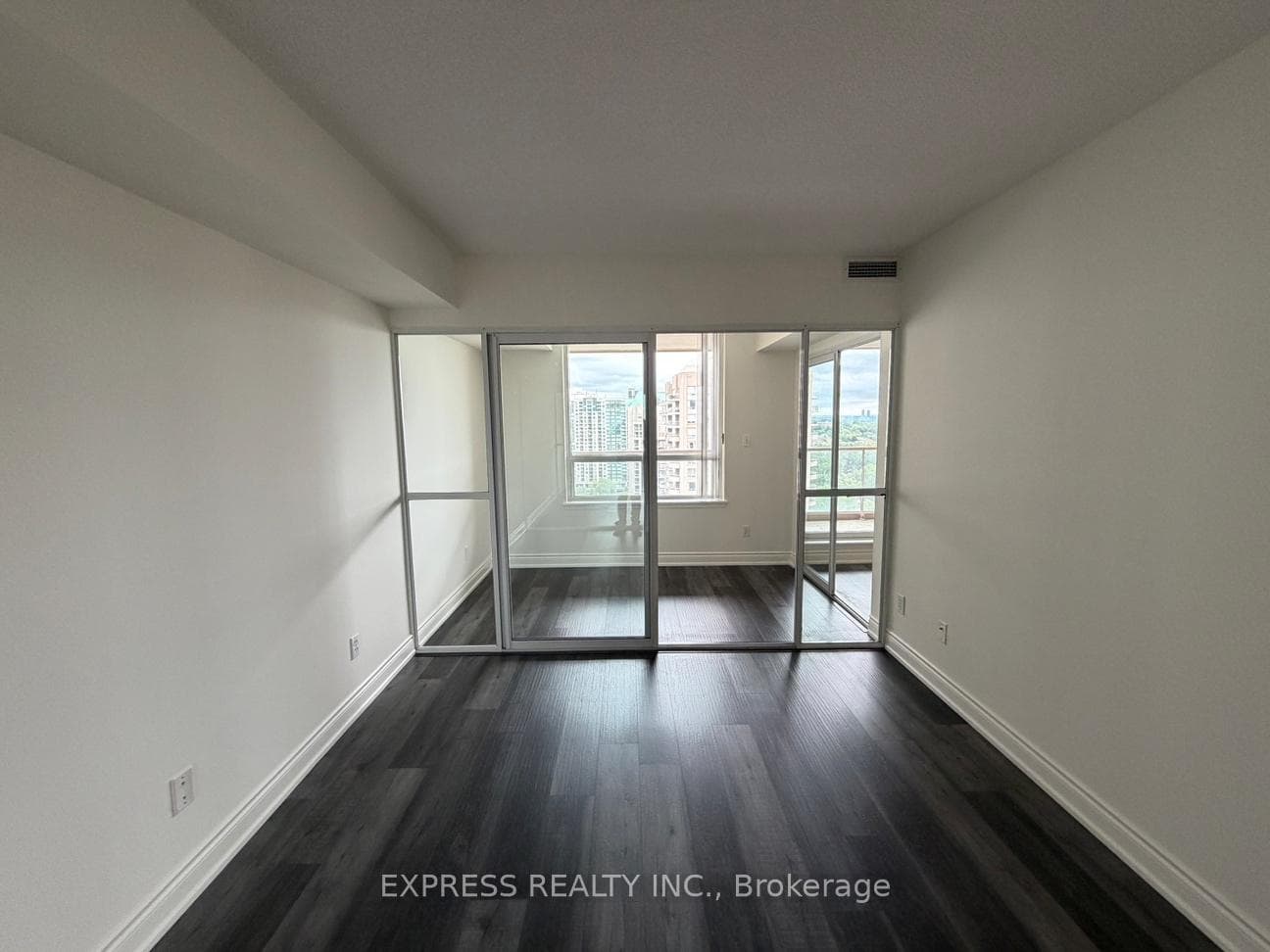18 Hillcrest Avenue Unit 2201 photo 9