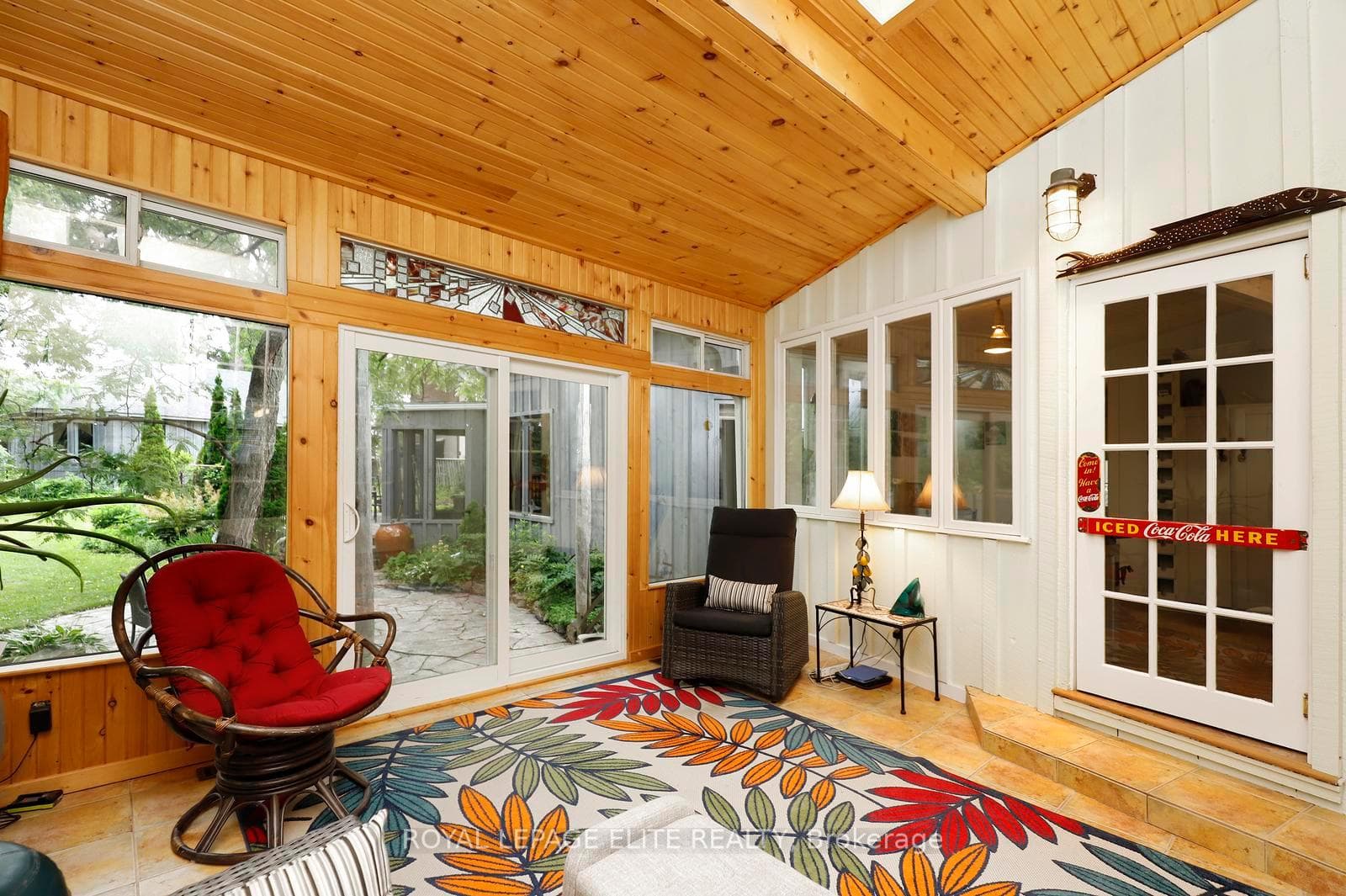 174 Owen Street photo 13