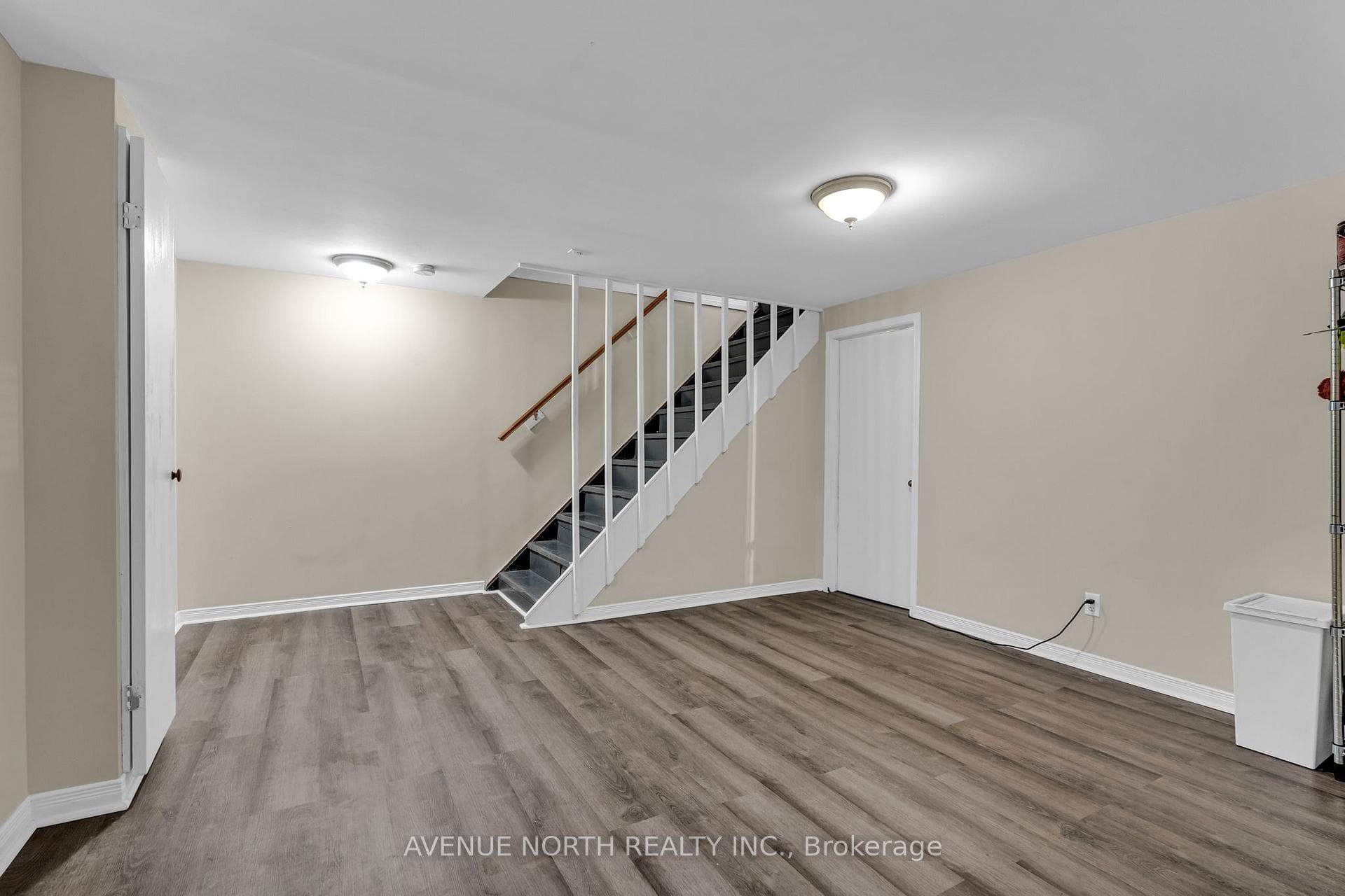1202 Summerville Avenue photo 23