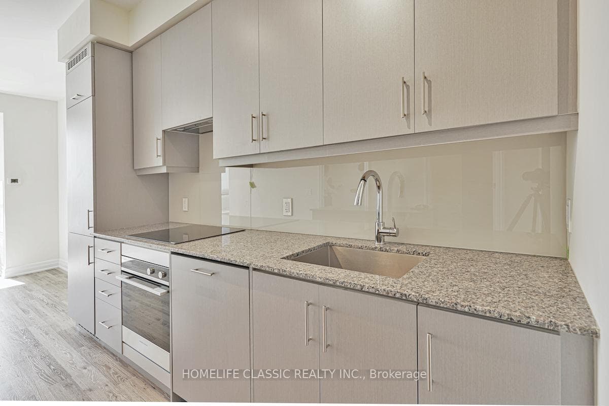 9085 Jane Street Unit 1107 photo 13