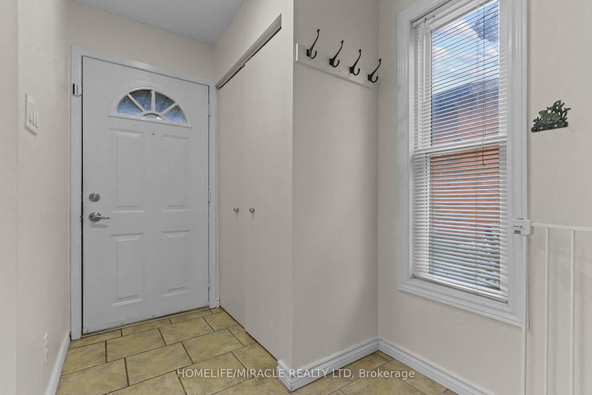 10 Balmoral Court photo 4