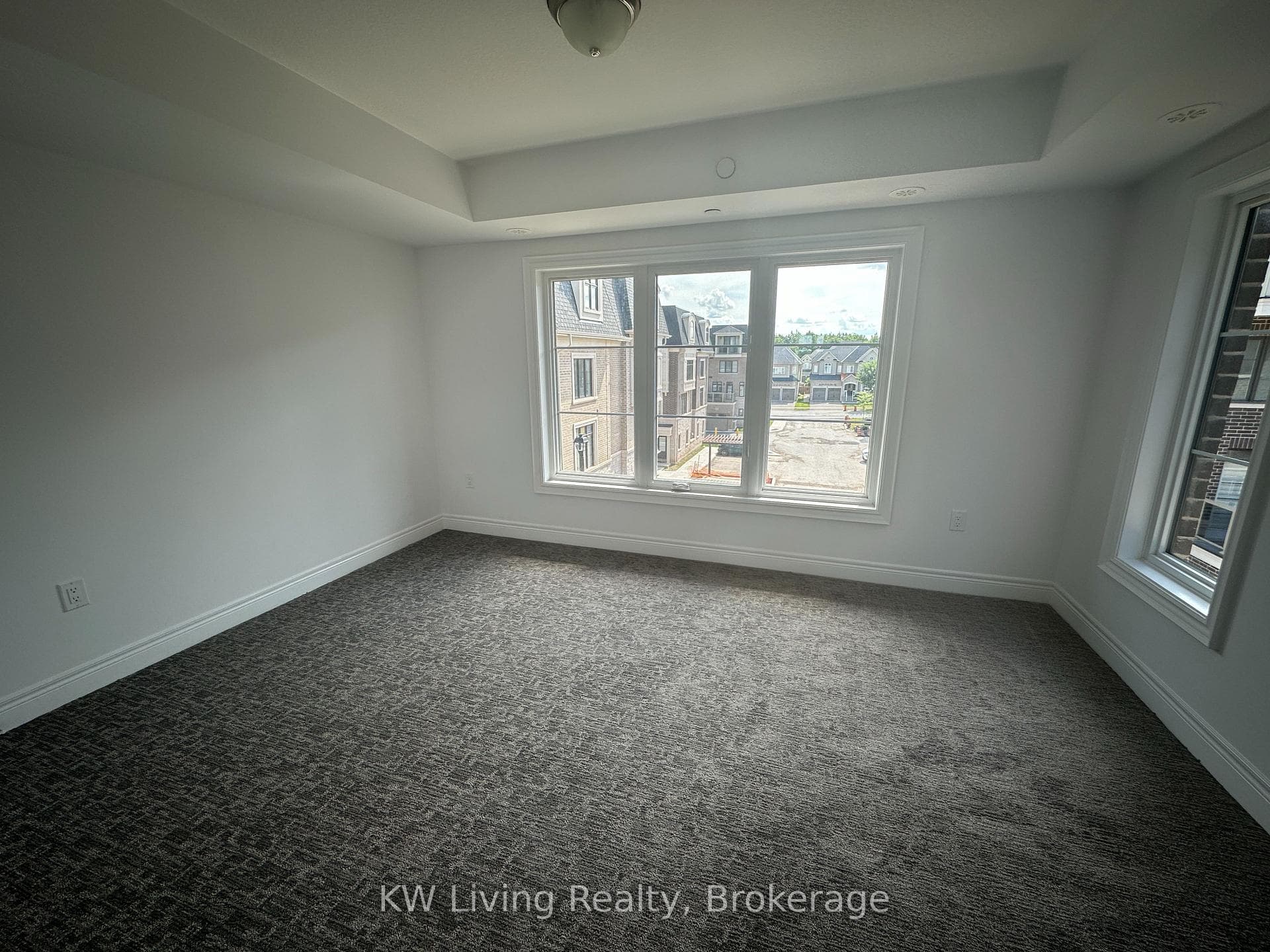 2140 Trafalgar Road Unit 49 photo 12