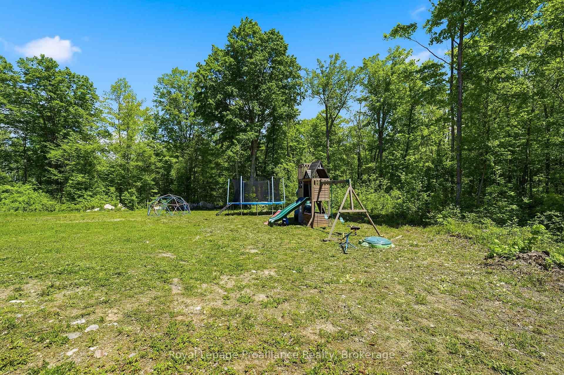 293 Douglas Road photo 41