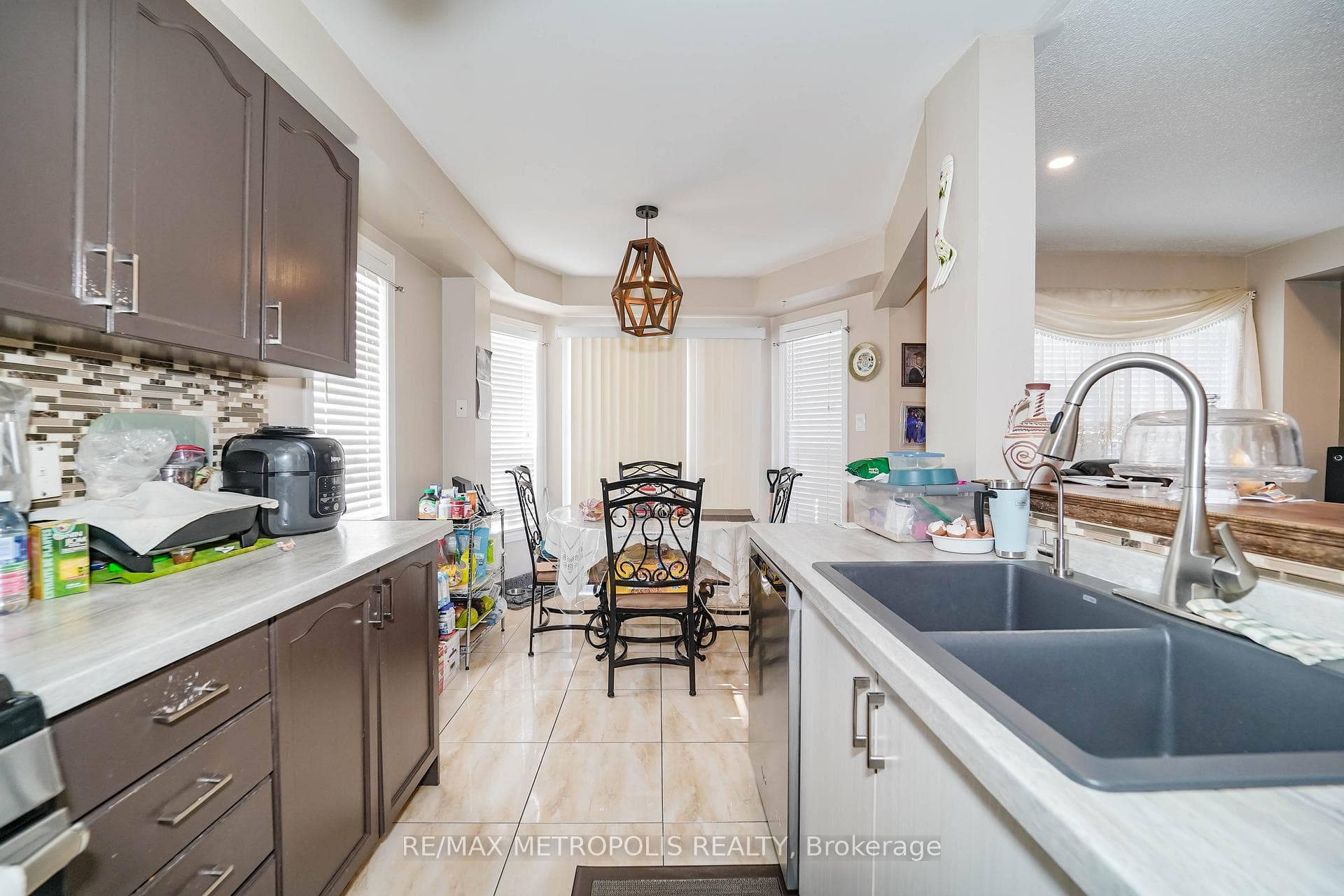 63 Echo Ridge Crescent photo 11