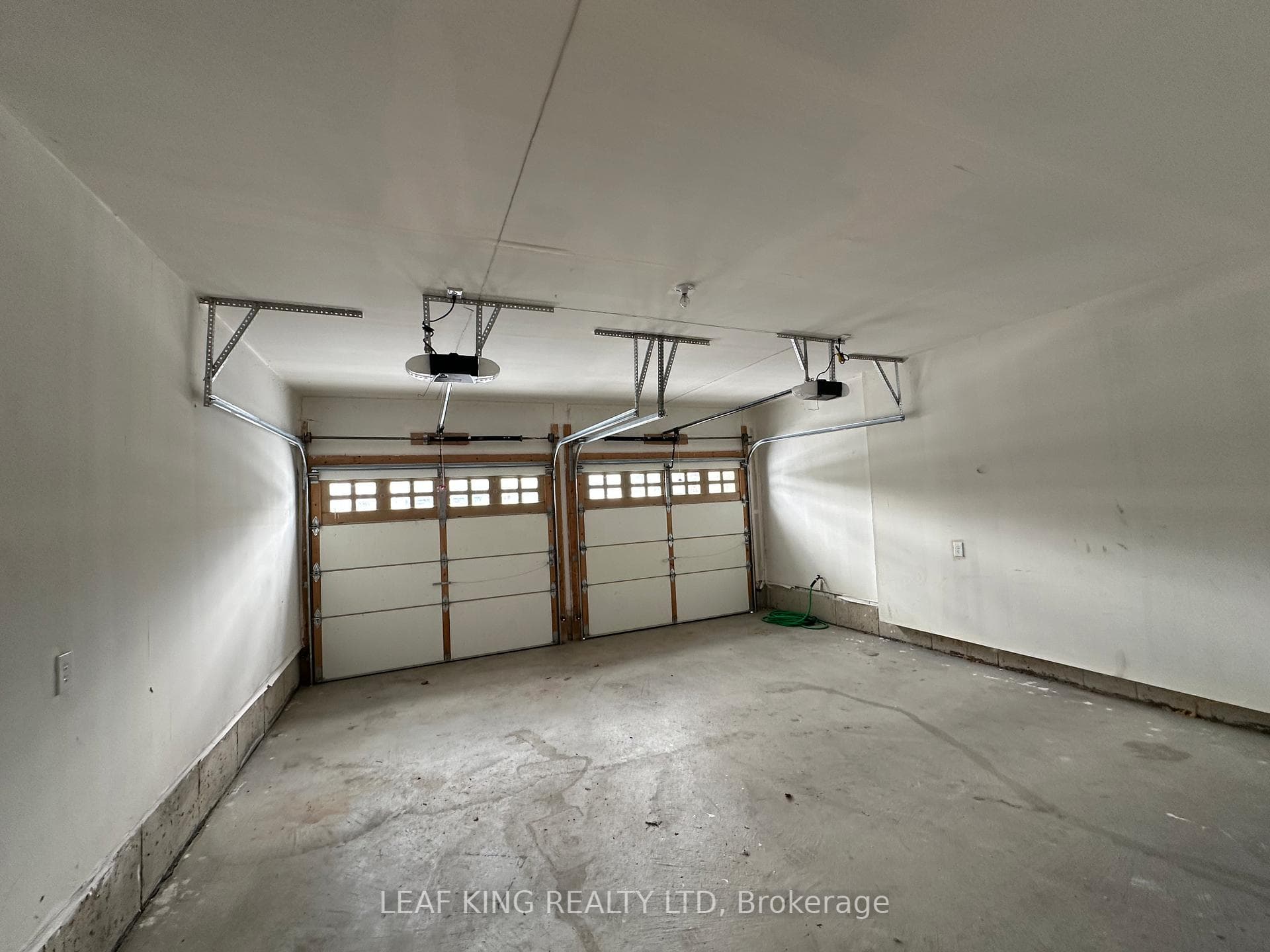35 Morrison Drive photo 5