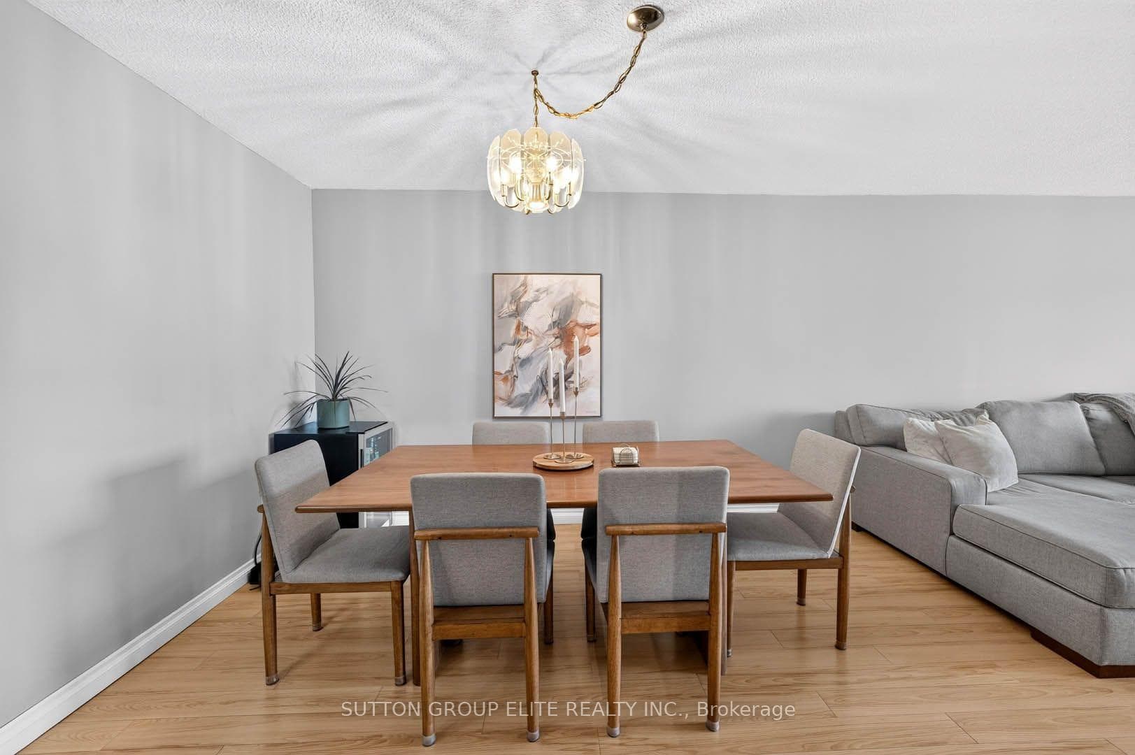 820 Burnhamthorpe Road Unit 2010 photo 11