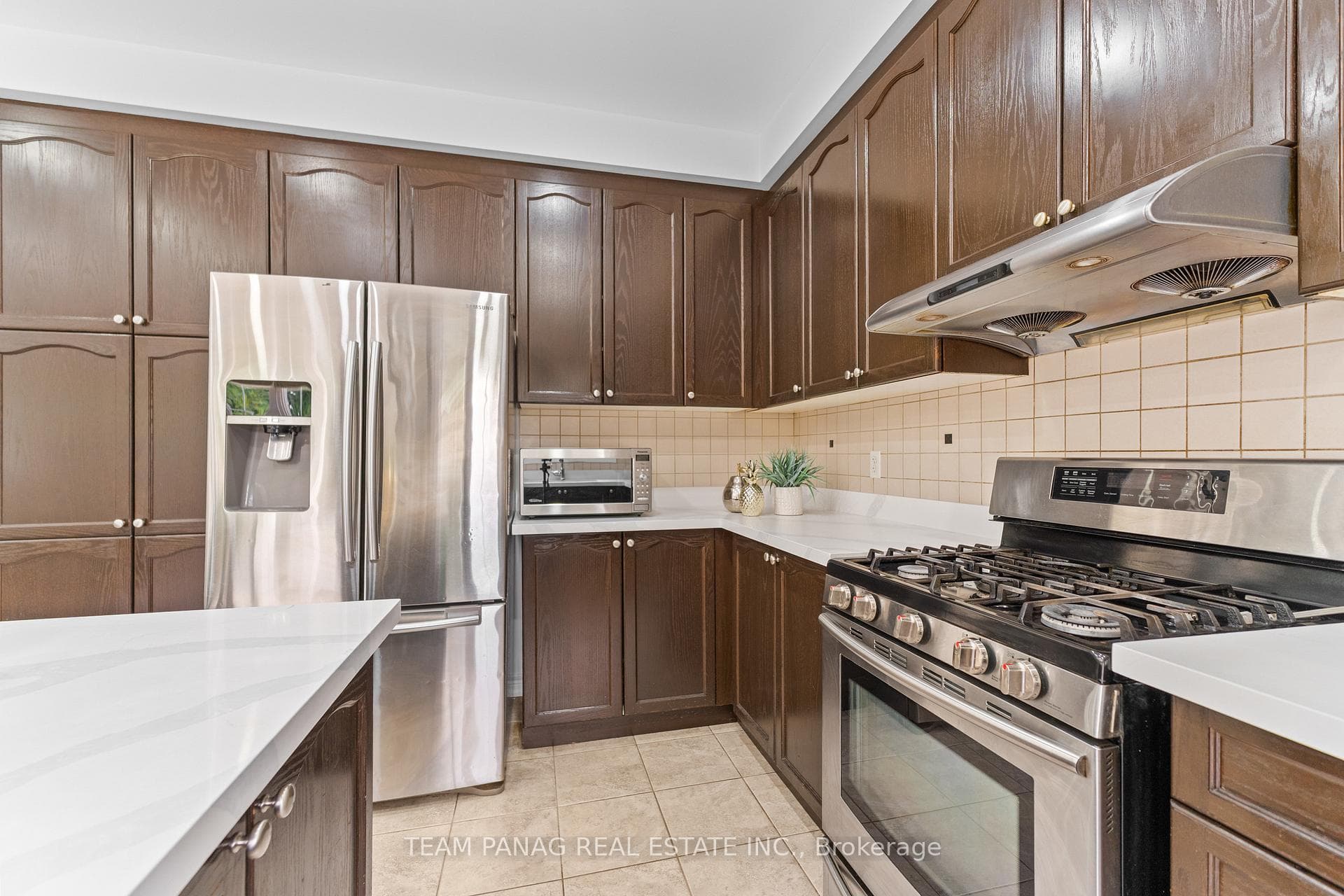 38 Stephanie Avenue photo 9