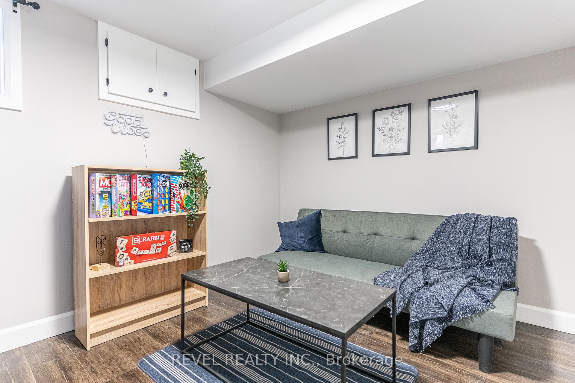 783 Queensdale Avenue Unit Lower photo 13