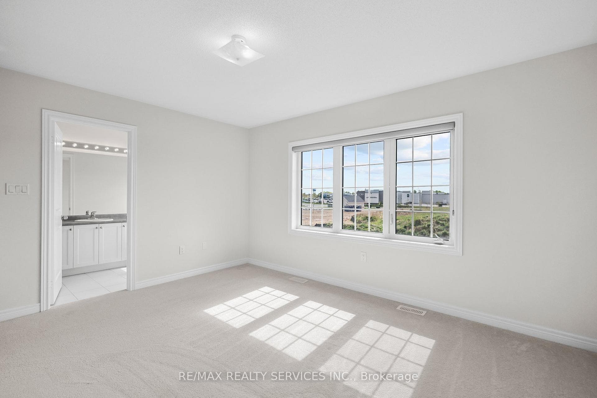 538 Red Elm Road photo 15