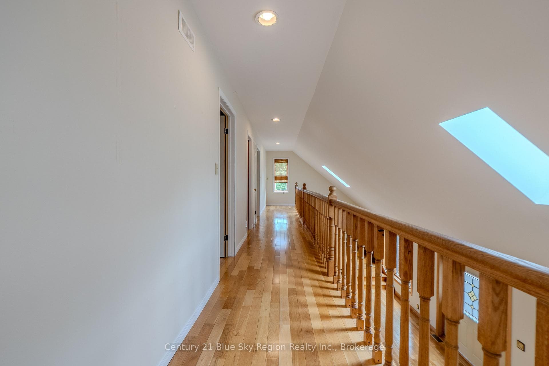 243 Southview Crescent photo 18