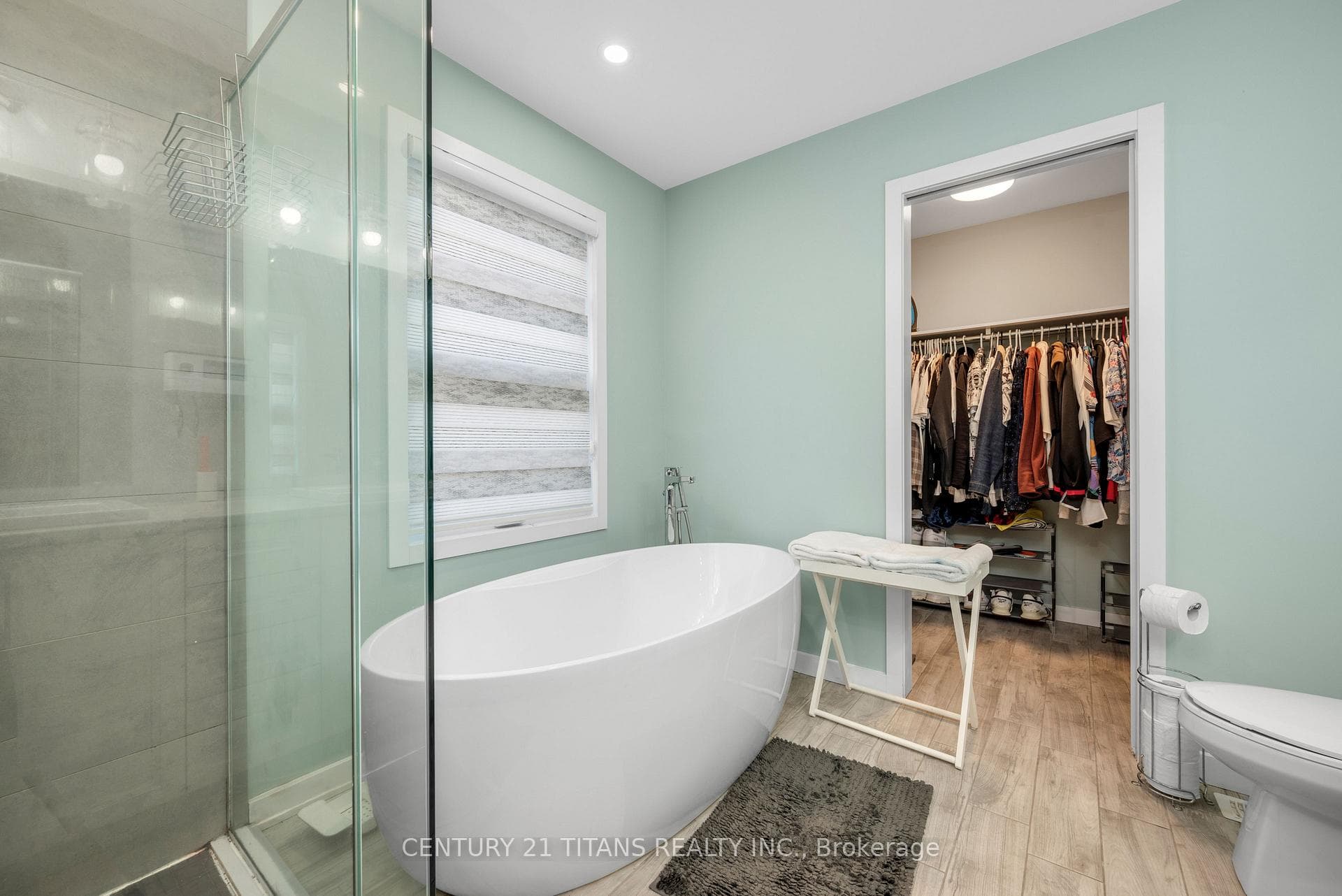 Master Bedroom Ensuite with Walk-In Closet