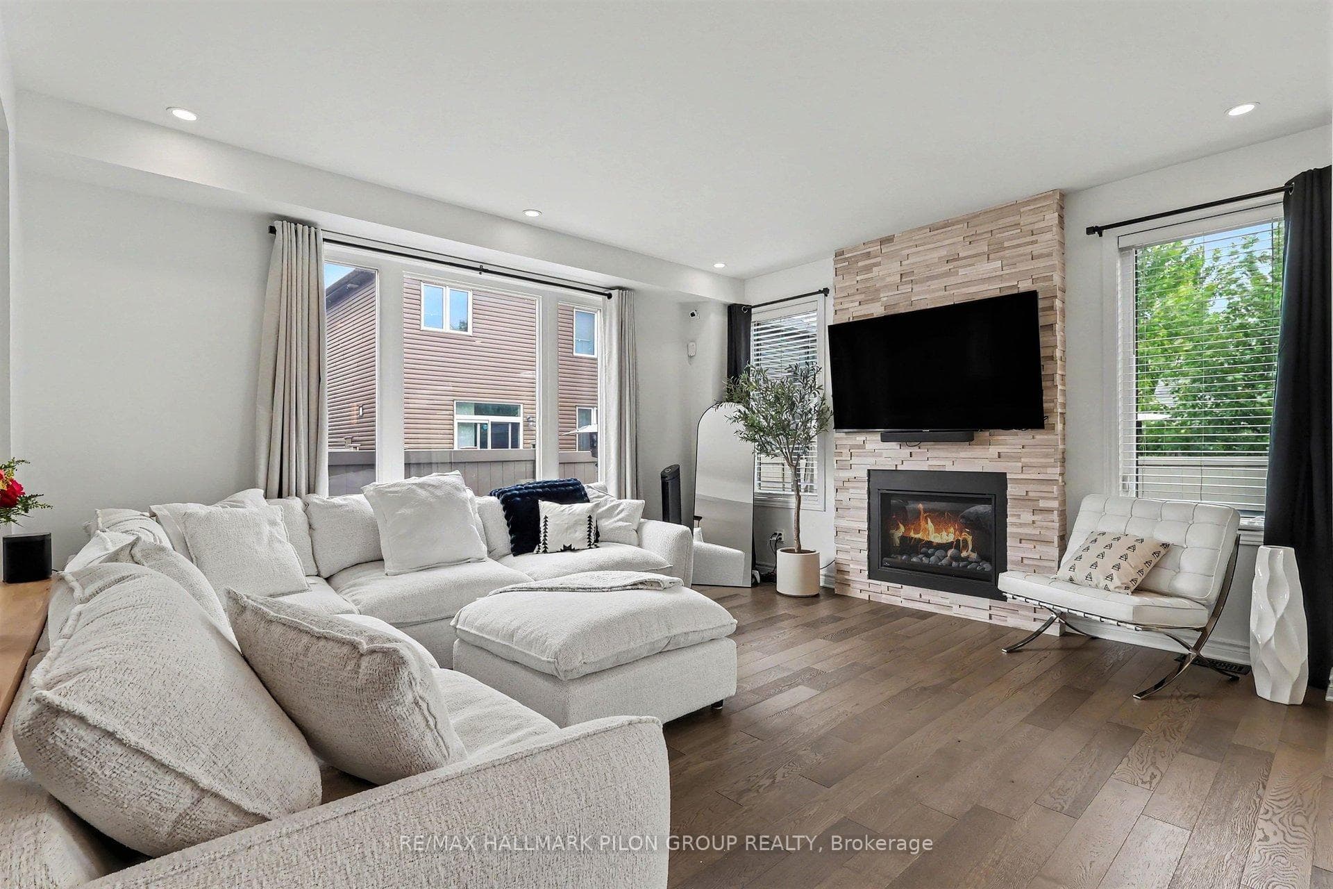 368 Hepatica Way photo 6