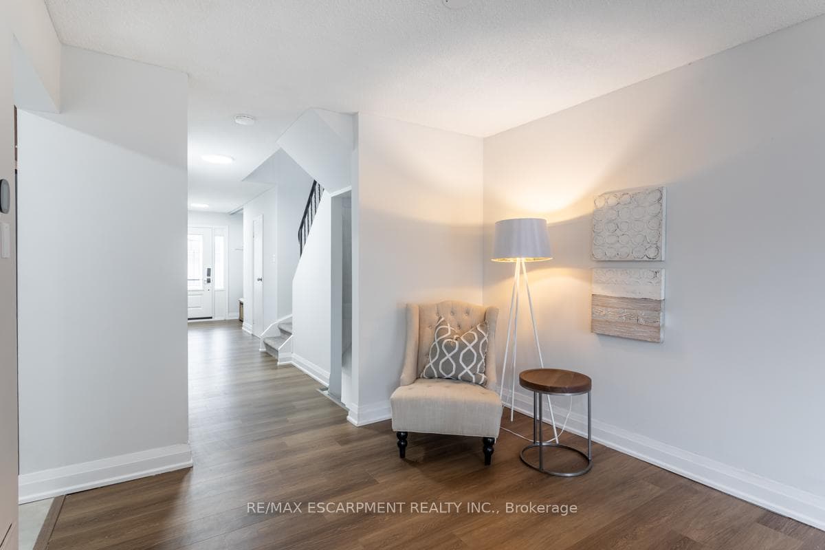 2301 Cavendish Drive Unit 130 photo 13