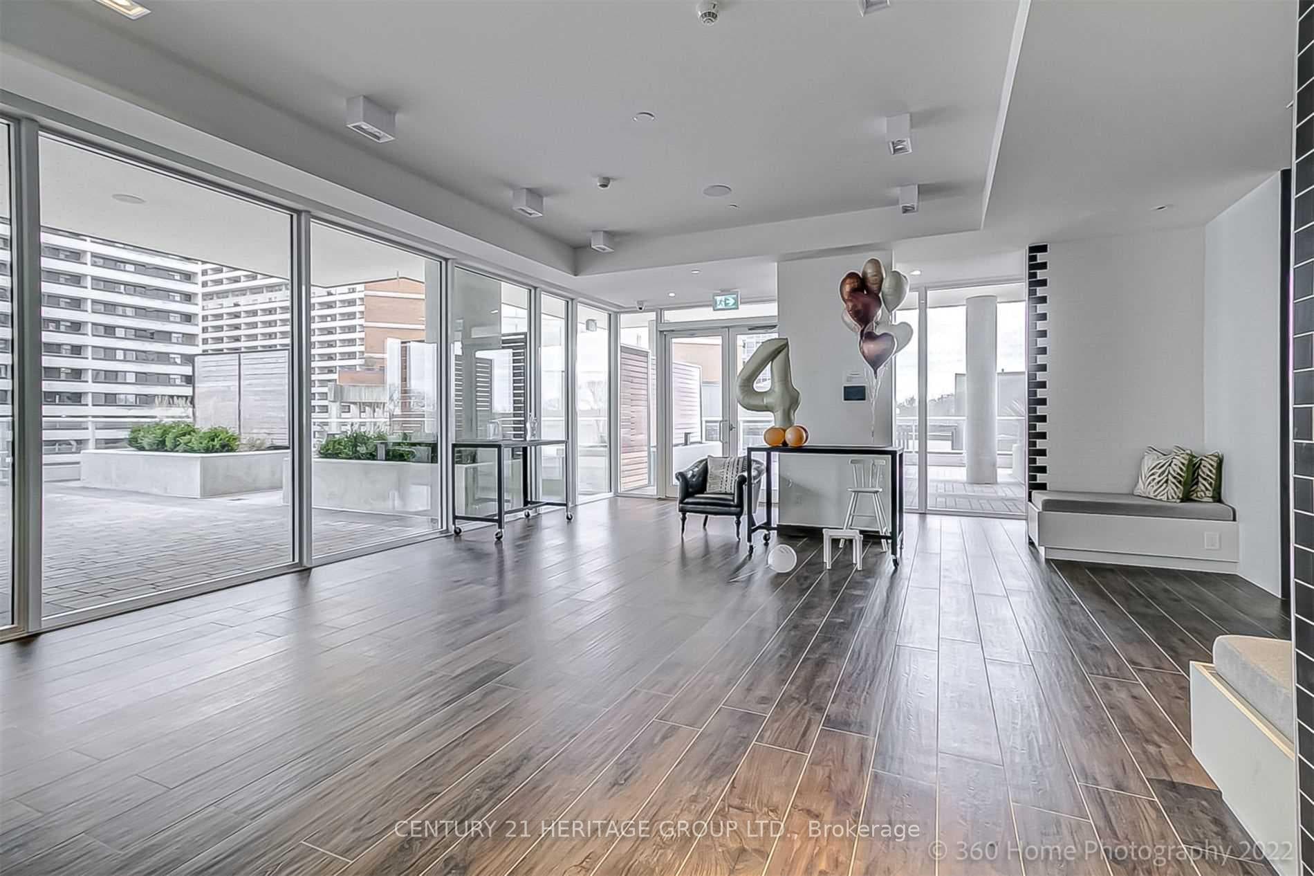 33 Helendale Avenue Unit 1011 photo 17