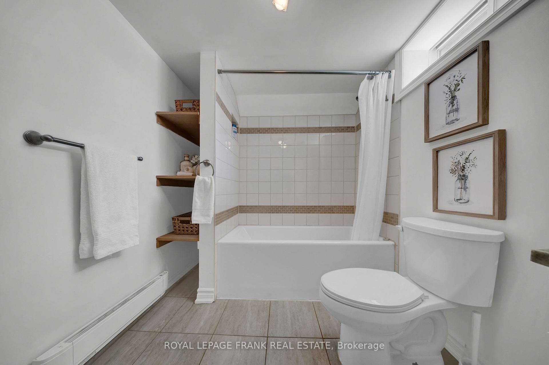 Lower 4 pc Bathroom