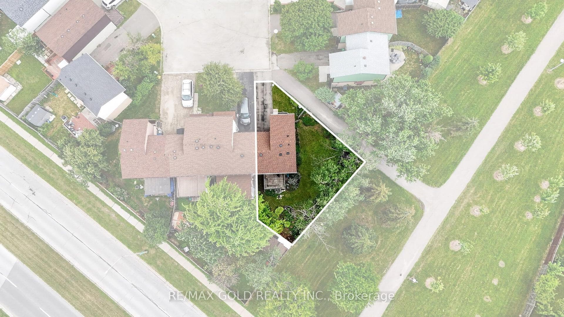 13 Gold Pine Court photo 46