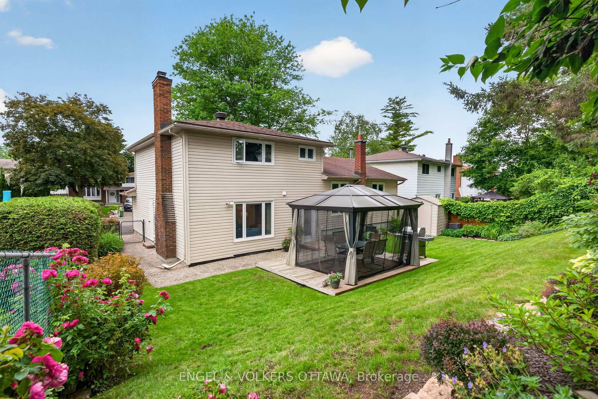 19 Woodhill Crescent photo 32