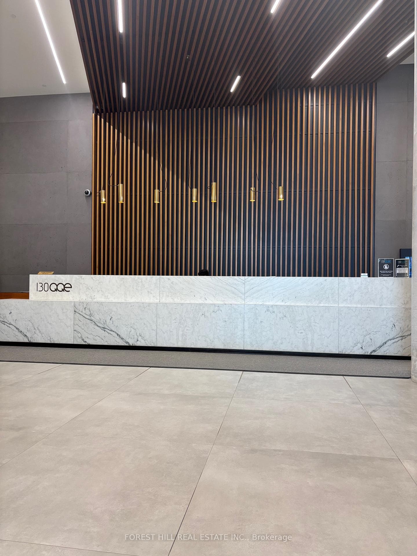 130 Queens Quay Unit 516 photo 3