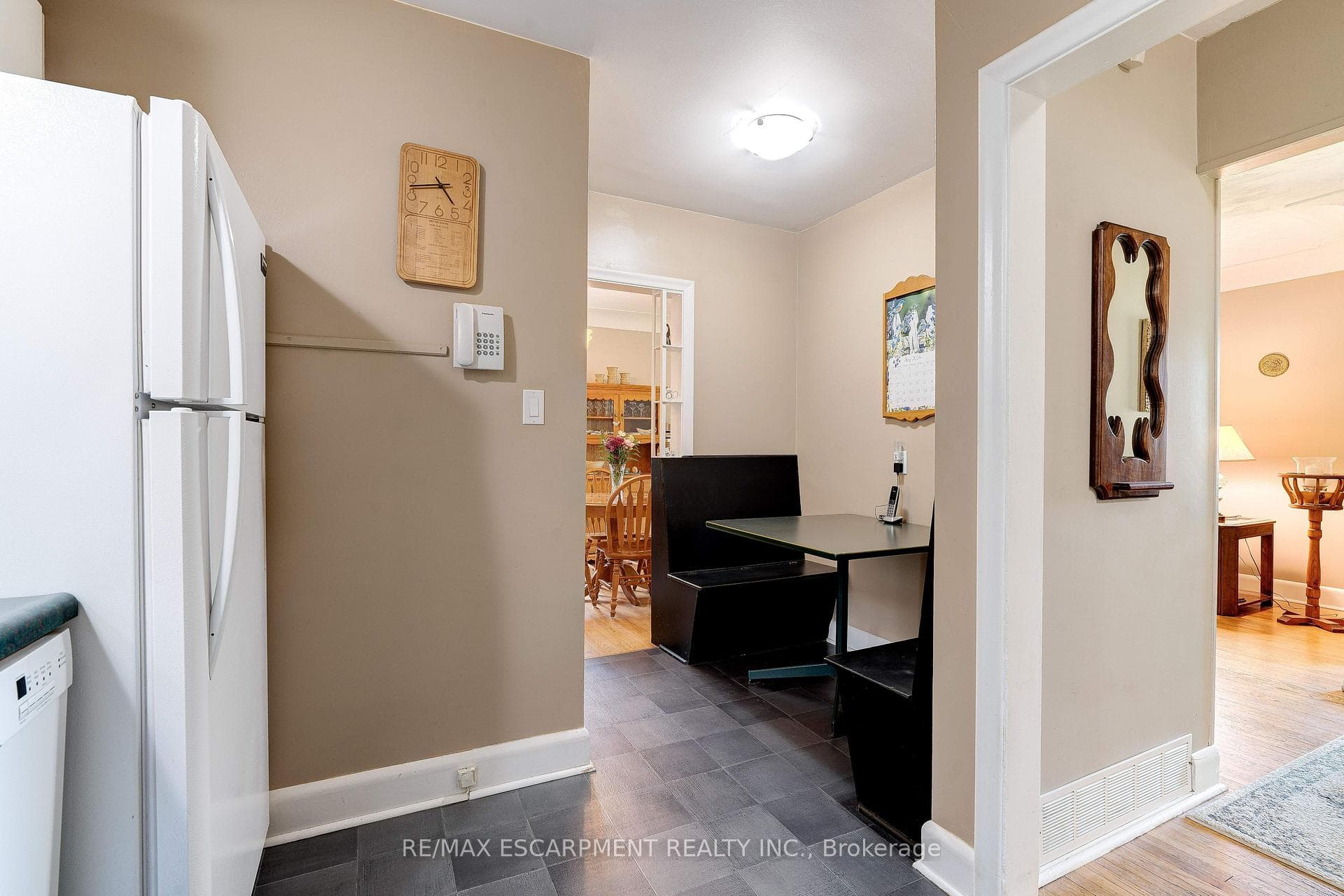 2055 Maplewood Drive photo 15