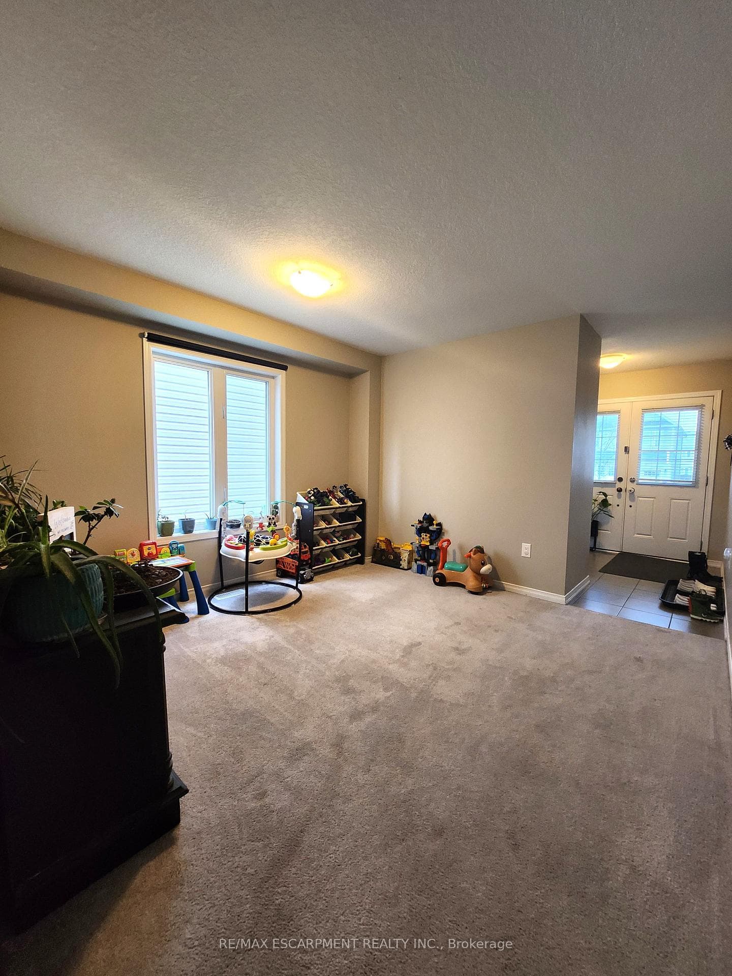 111 Warner Lane photo 6